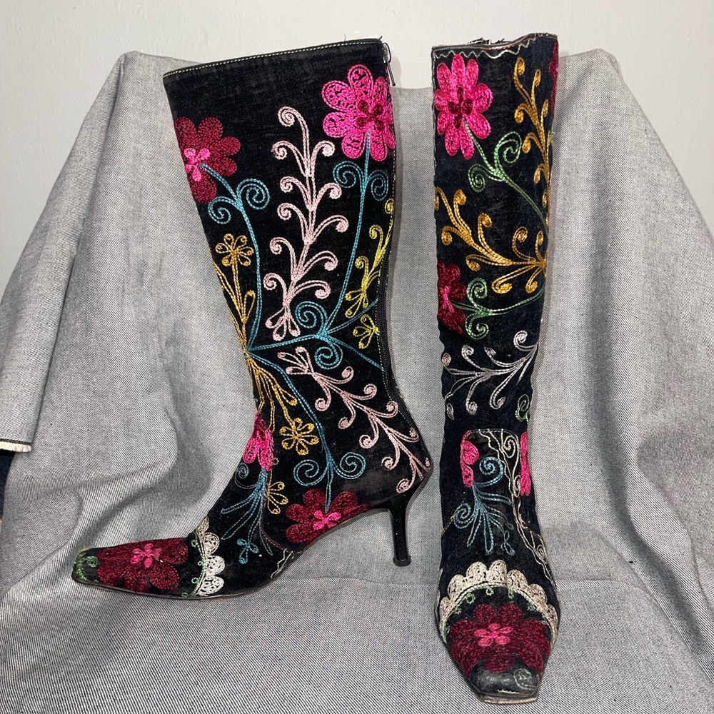 Embroidered Floral Mid-Calf Women's Boots